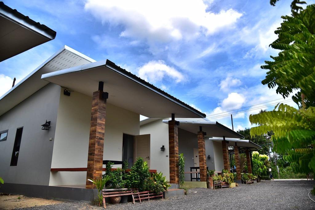 The House At Pranburi Hotell Eksteriør bilde